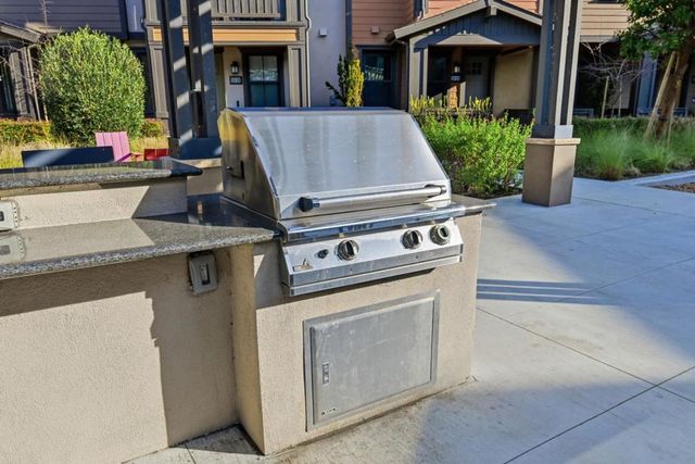 2020 Thea Circle, Mountain View, CA 94043