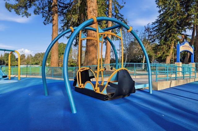 2020 Thea Circle, Mountain View, CA 94043