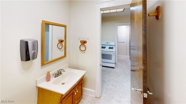 1525 Brown Street, Akron, OH 44301