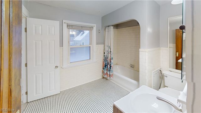 1525 Brown Street, Akron, OH 44301