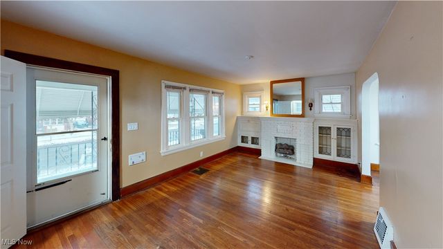 1525 Brown Street, Akron, OH 44301