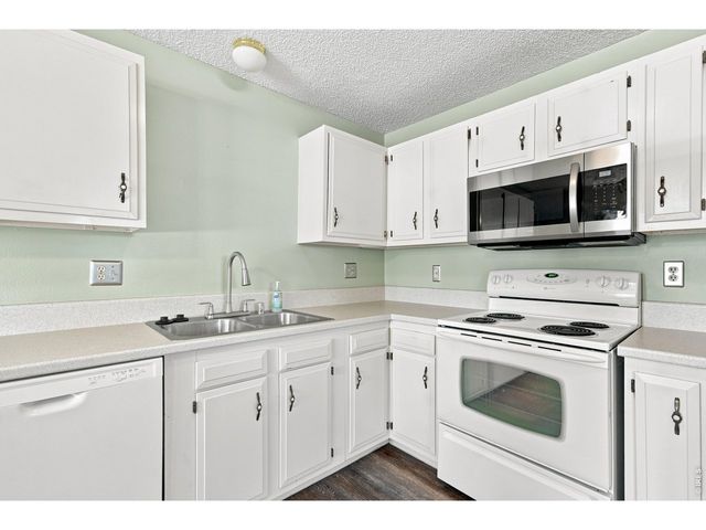 205 21st Ave Ct, Greeley, CO 80631