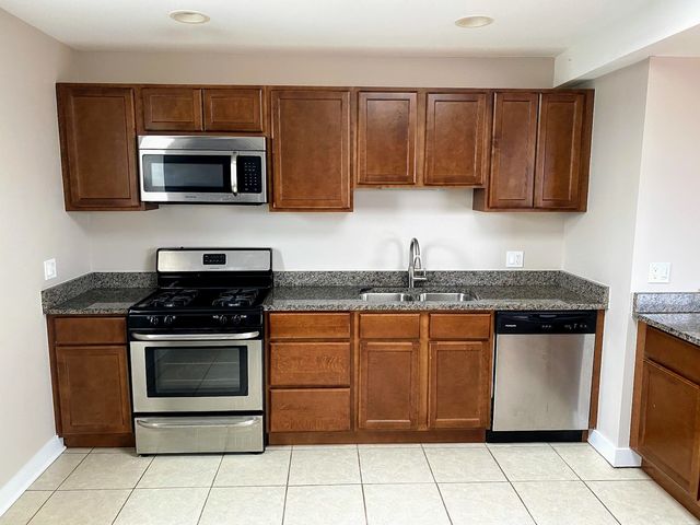 2245 W 21st Street 4, Chicago, IL 60608