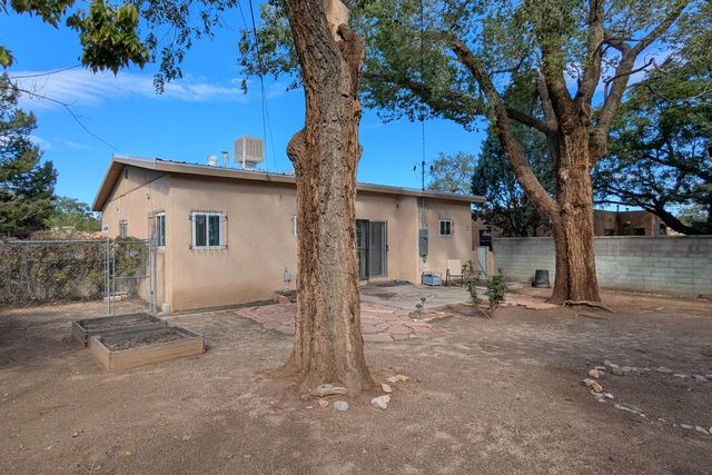 804 Wellesley Drive NE, Albuquerque, NM 87106
