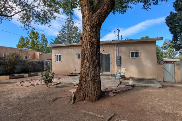 804 Wellesley Drive NE, Albuquerque, NM 87106
