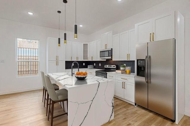 5223 Colonial Avenue, Dallas, TX 75215