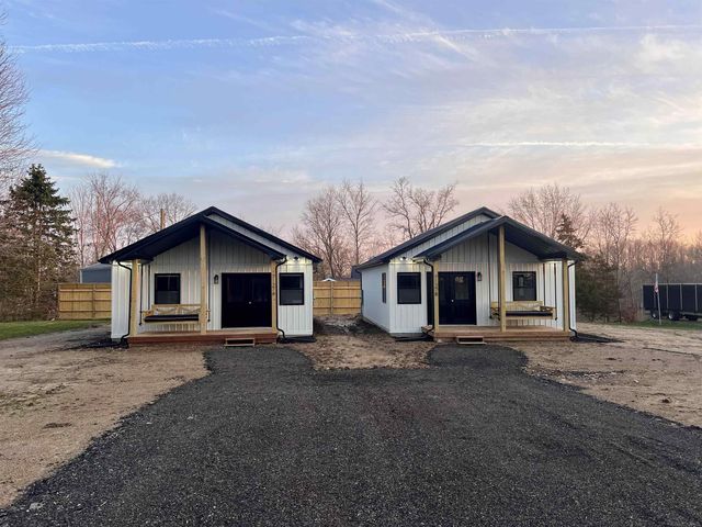 7127 Grand River Avenue, Saranac, MI 48881