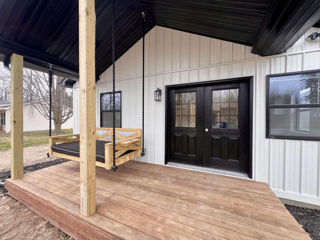 7127 Grand River Avenue, Saranac, MI 48881