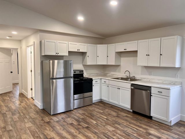 7127 Grand River Avenue, Saranac, MI 48881