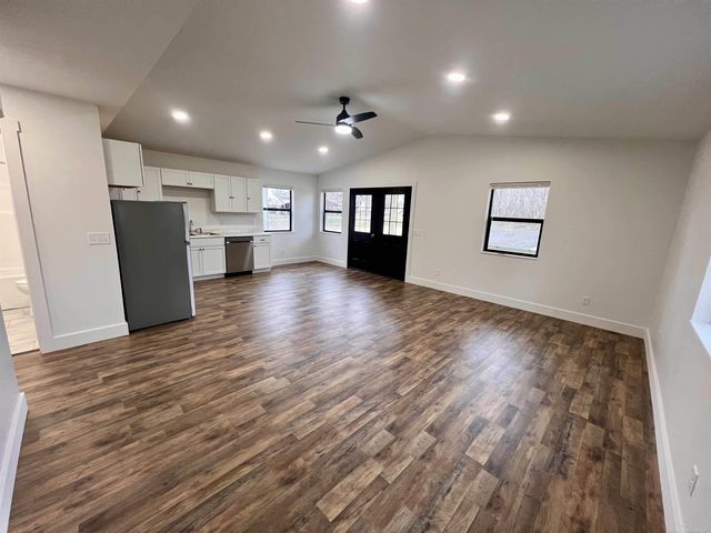 7127 Grand River Avenue, Saranac, MI 48881