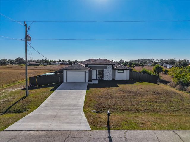 3045 E Briarwood Circle, Port Labelle, FL 33935