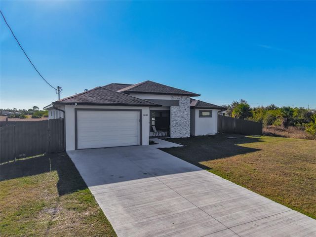 3045 E Briarwood Circle, Port Labelle, FL 33935