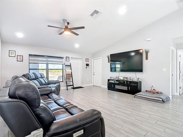 3045 E Briarwood Circle, Port Labelle, FL 33935