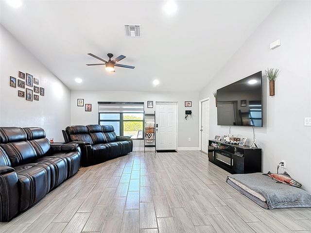 3045 E Briarwood Circle, Port Labelle, FL 33935