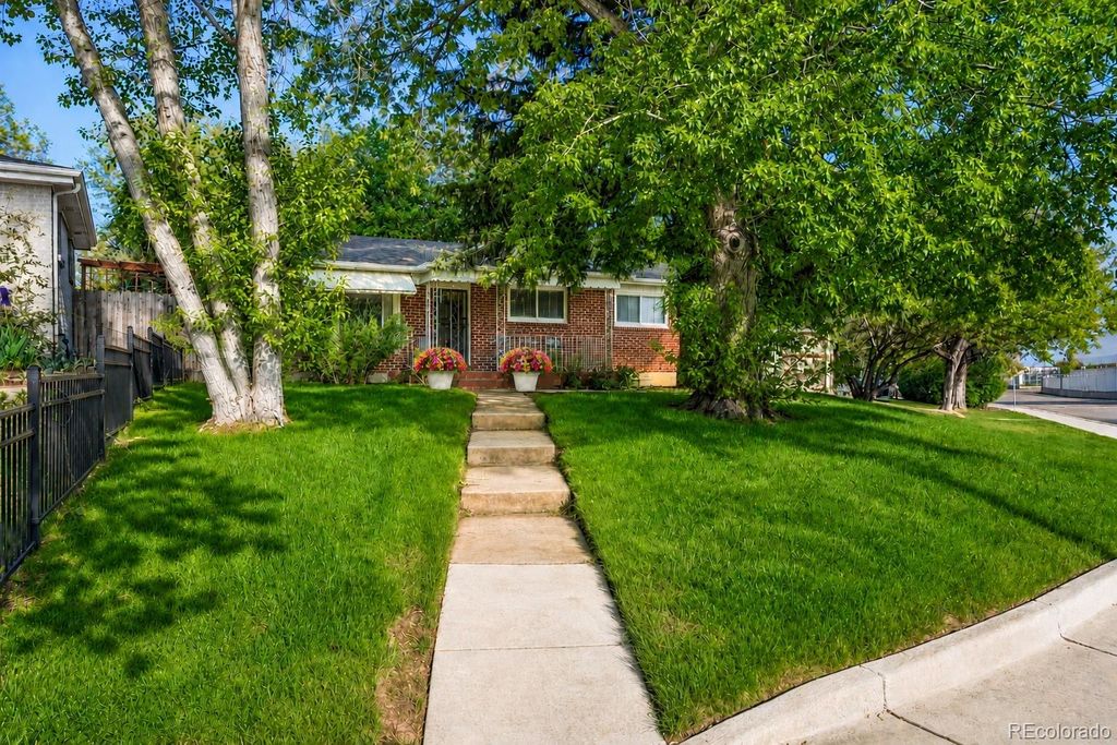 1435 S Ogden Street, Denver, CO 80210