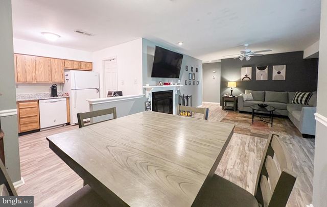 81A W WEST BLUEBELL LN, Mount Laurel, NJ 08054