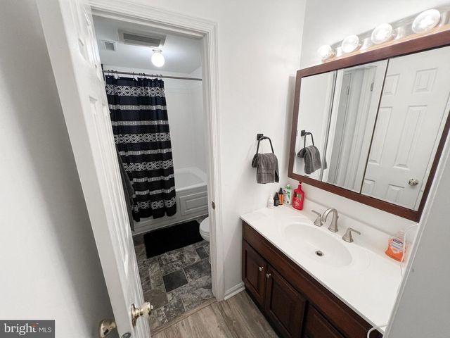 81A W WEST BLUEBELL LN, Mount Laurel, NJ 08054
