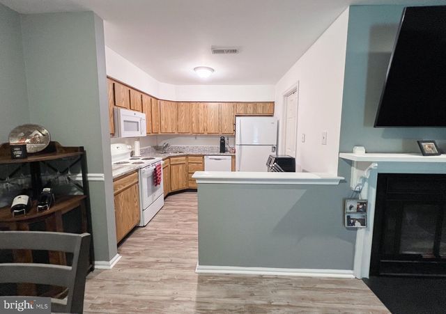 81A W WEST BLUEBELL LN, Mount Laurel, NJ 08054