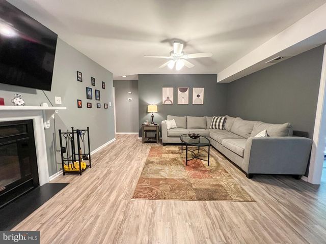 81A W WEST BLUEBELL LN, Mount Laurel, NJ 08054