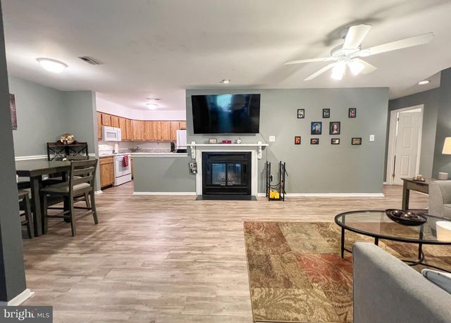 81A W WEST BLUEBELL LN, Mount Laurel, NJ 08054