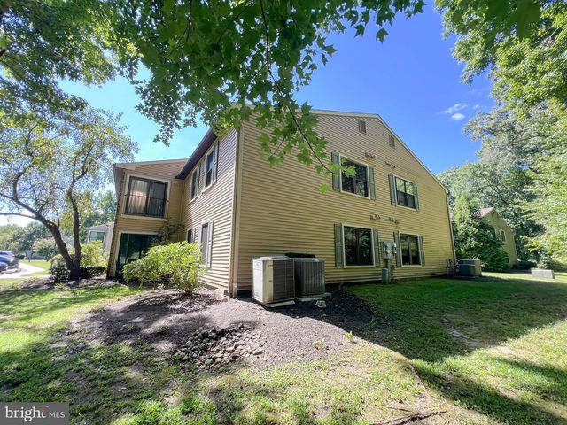81A W WEST BLUEBELL LN, Mount Laurel, NJ 08054