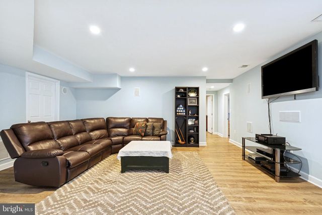 8307 BANISTER RD, Severn, MD 21144