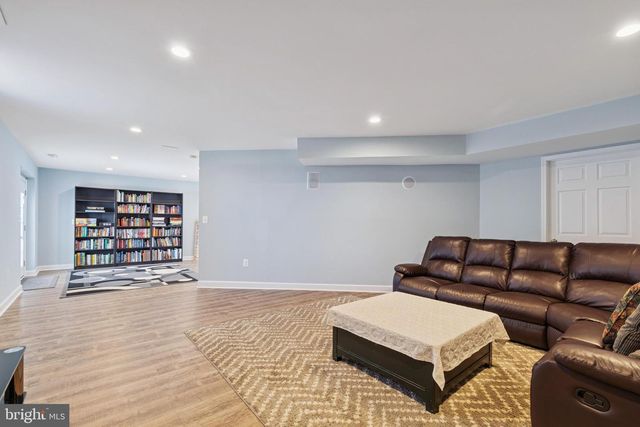 8307 BANISTER RD, Severn, MD 21144