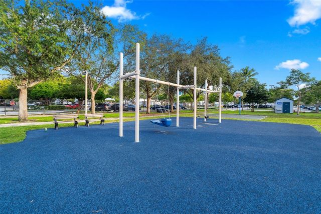 2201 NE 66th Street 1323, Fort Lauderdale, FL 33308