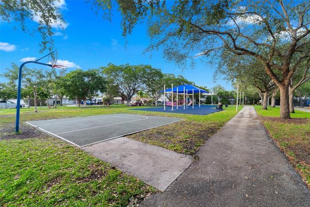 2201 NE 66th Street 1323, Fort Lauderdale, FL 33308