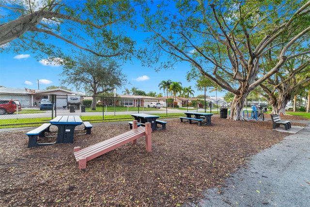 2201 NE 66th Street 1323, Fort Lauderdale, FL 33308