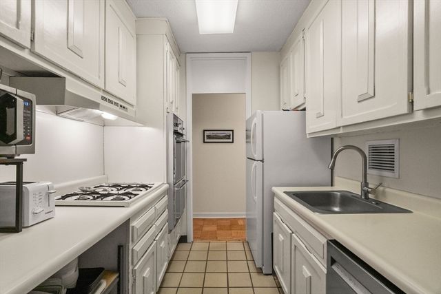 85 E India Row 36G, Boston, MA 02110