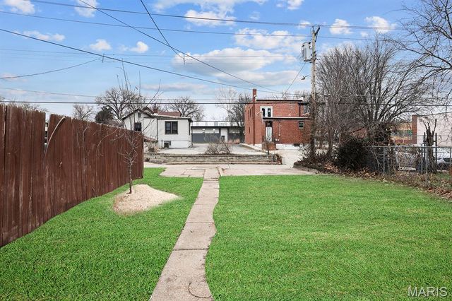 6745 Vernon Avenue, University City, MO 63130