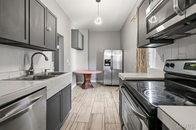 6745 Vernon Avenue, University City, MO 63130