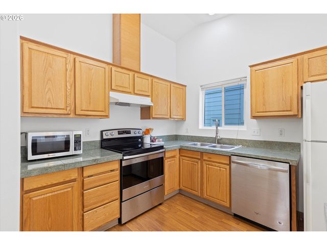 6138 Se LUNA Way, Hillsboro, OR 97123