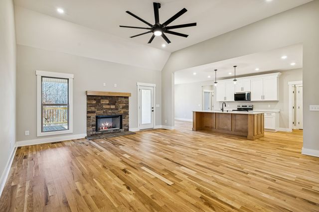 1183 Hangar Rd, Springfield, TN 37172