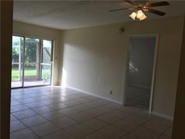 8357 Royal Palm Boulevard, Coral Springs, FL 33065