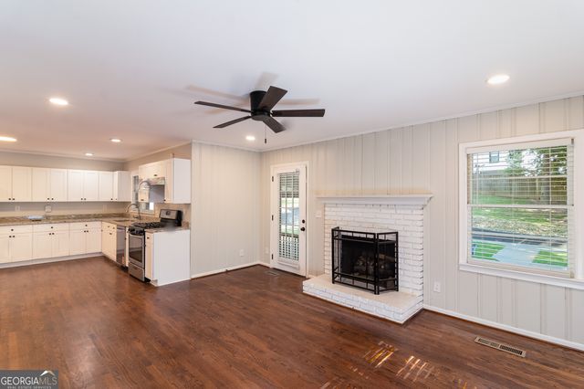 4090 Land O Lakes Drive NE, Atlanta, GA 30342