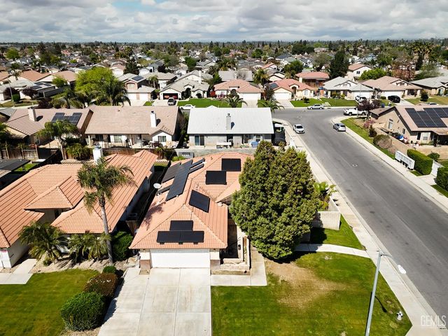 4300 Silver Maple Court, Bakersfield, CA 93313