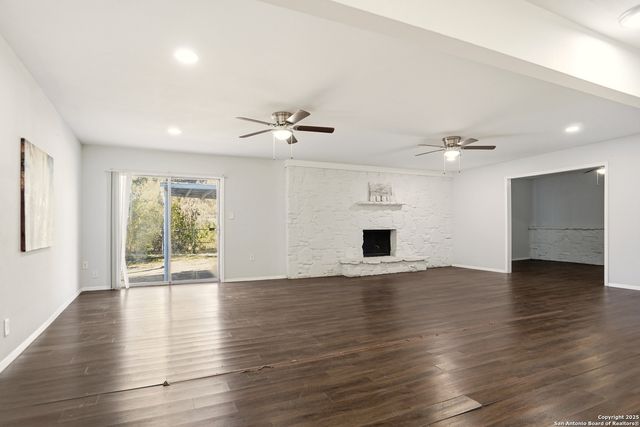 3427 vinecrest, Kirby, TX 78219