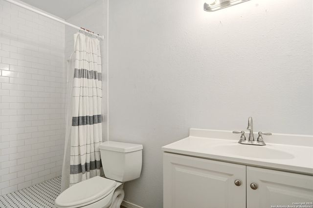 3427 vinecrest, Kirby, TX 78219