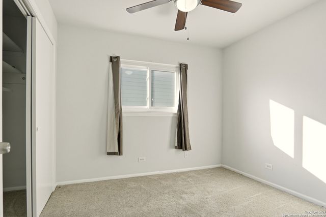 3427 vinecrest, Kirby, TX 78219