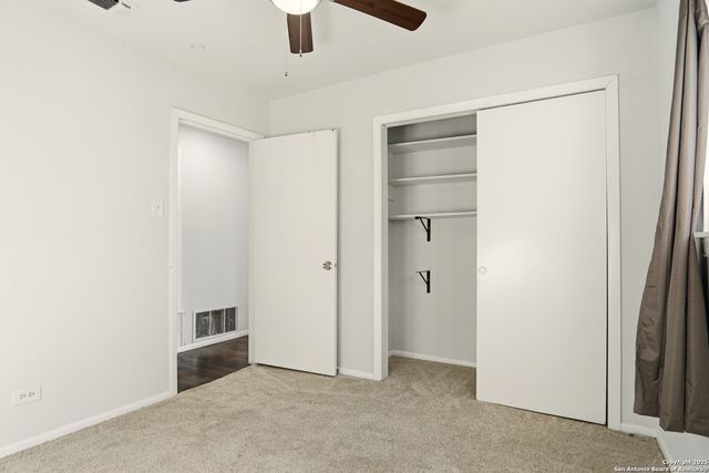 3427 vinecrest, Kirby, TX 78219