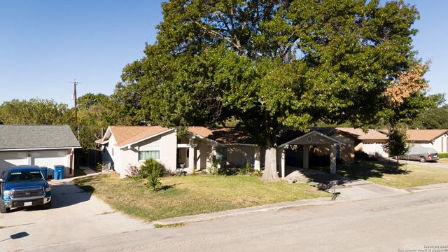 3427 vinecrest, Kirby, TX 78219