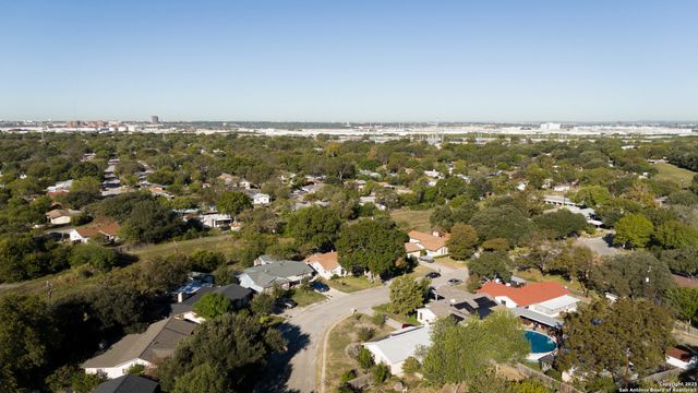 3427 vinecrest, Kirby, TX 78219