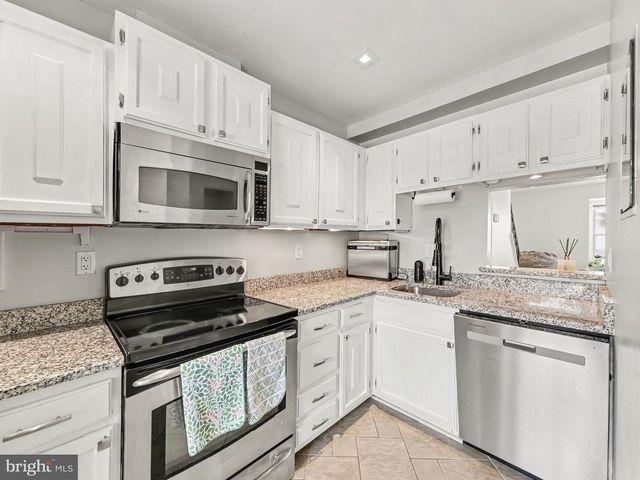 13849 CONSTITUTION CT, Chantilly, VA 20151