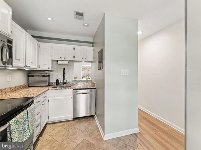 13849 CONSTITUTION CT, Chantilly, VA 20151