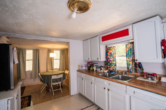 286 RIVERVIEW TER, Seguin, TX 78155