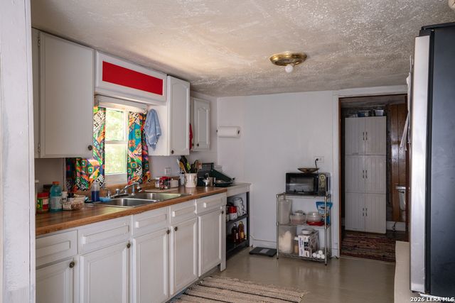 286 RIVERVIEW TER, Seguin, TX 78155