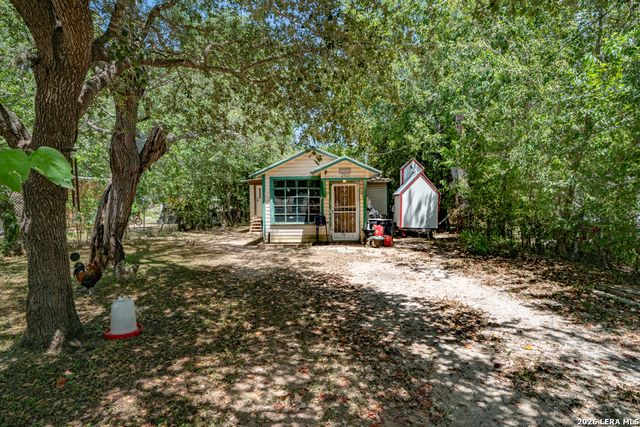 286 RIVERVIEW TER, Seguin, TX 78155