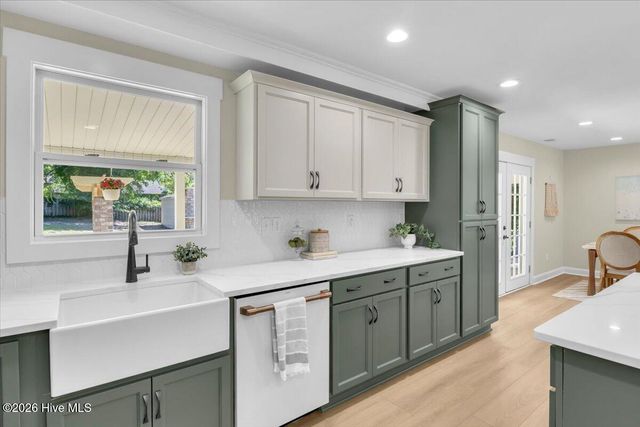 2950 Scotts Hill Loop Road, Wilmington, NC 28411